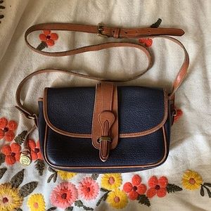 Authentic Vintage Dooney & Bourke pebbled leather purse w/ brass details